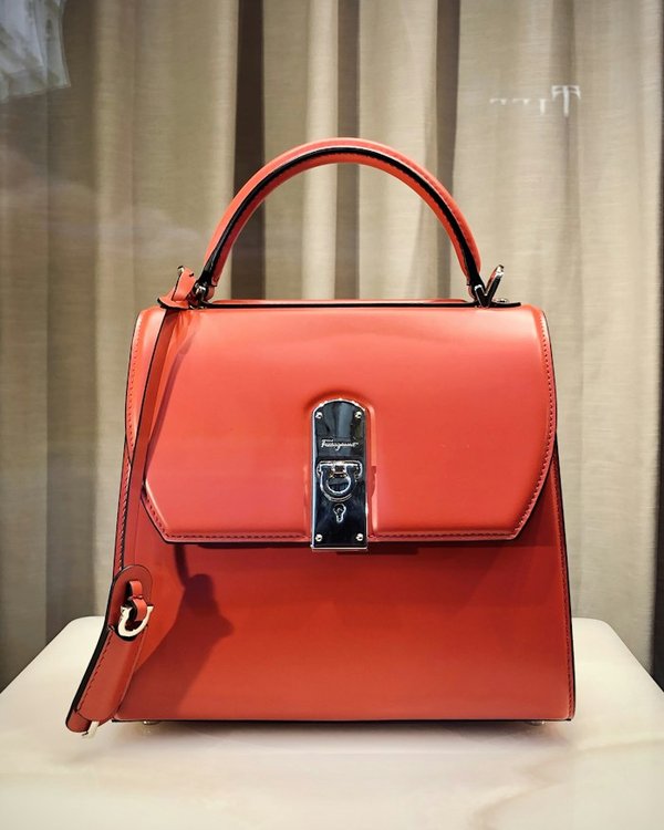 Dazfa Vegan Leather Crossbody Detail